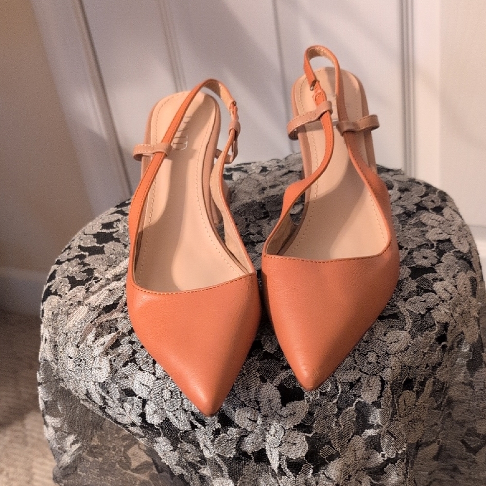 Shoes - Picture 1 of 2